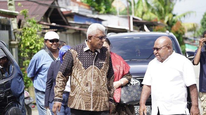 Paslob Bupati dan Wabup Mimika nomor urut 1 Johannes Rettob-Emanuel Kemong (JOEL) tampil bersama.
