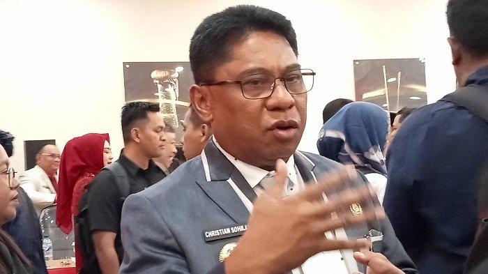 Pj Wali Kota Jayapura Christian Sohilait.