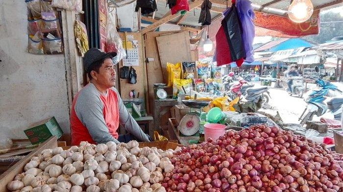 Pedagang bawan di Pasar Youtefa Abepura