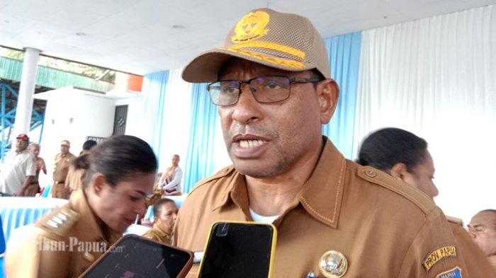 Kepala Badan Perencanaan Pembangunan Daerah (Bappeda) Kabupaten Jayapura, Parson Horota sebut penerimaan beasiswa otonomi khsusus (Otsus) tidak pernah melibatkan pemerintah daerah saat di wawancarai di lapangan upcara kantor bupati, Gunung Merah, Sentani.