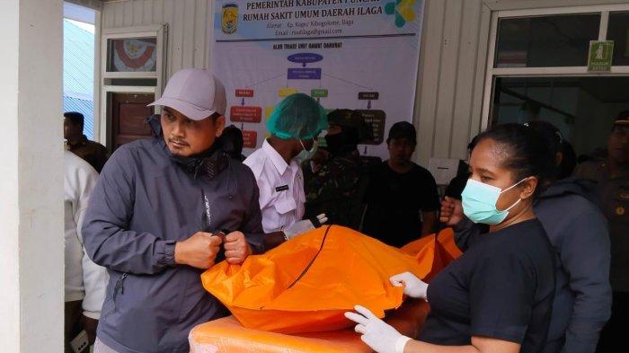 EVAKUASI - Anggota Kelompok Kriminal Bersenjata (KKB) atau Organisasi Papua Merdeka (OPM) bernama Jelek Waker yang tertembak di Distrik Gome, Kabupaten Puncak, pada, Senin (2/12/2024).