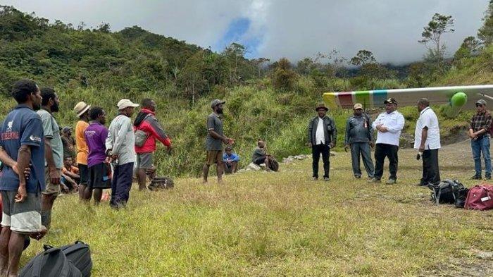 HOAKS Bencana Kelaparan - Bupati Yahukimo Didimus Yahuli di Distrik Amuma, Kabupaten Yahukimo, Papua Pegunungan, pada Selasa (31/10/2023).(KOMPAS.com/Dhias Suwandi)