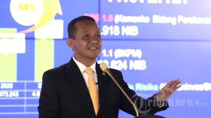 Menteri Investasi/Kepala Badan Koordinasi Penanaman Modal (BKPM) Bahlil Lahadalia menyampaikan paparan saat acara Konferensi Pers Kinerja Investasi Tahun 2023 di Jakarta, Rabu (24/1/2024). Kementerian Investasi/Badan Koordinasi Penanaman Modal (BKPM) melaporkan realisasi investasi sepanjang 2023 mencapai Rp1.418,9 triliun, meningkat 17,5 persen secara tahunan. Menteri Investasi/Kepala BKPM Bahlil Lahadalia menyampaikan bahwa realisasi investasi tersebut mencapai 129,0?ri target Renstra sebesar Rp1.099,8 triliun.