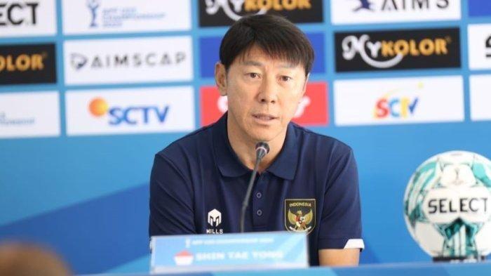 Pelatih Timnas U-23 Indonesia, Shin Tae-yong saat hadir dalam pre match conference kontra Thailand di Rayong Provincial Stadium, Rabu (23/8/2023).