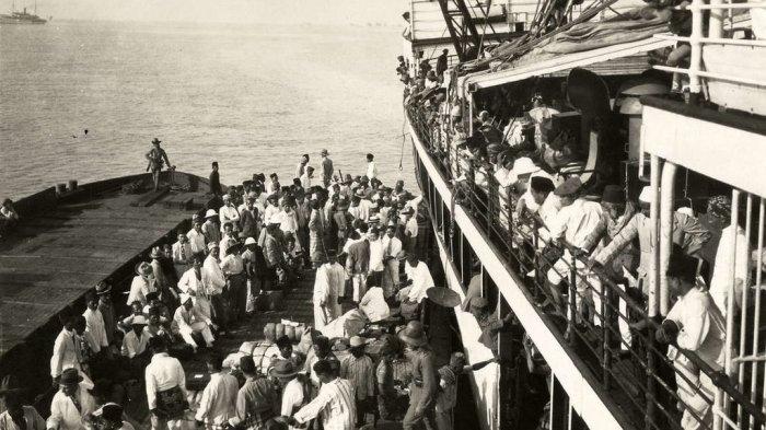 Tahanan komunis menuju Boven Digoel pada tahun 1927