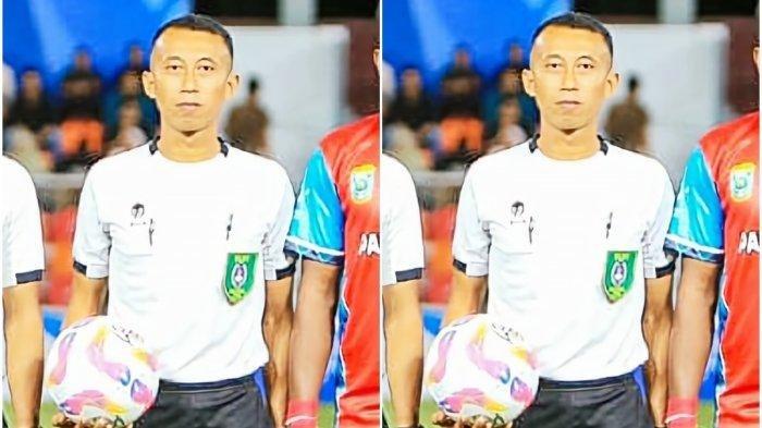Eko Agus Sugiharto wasit asal OKU Timur yang memimpin laga PON Aceh-Sumut.