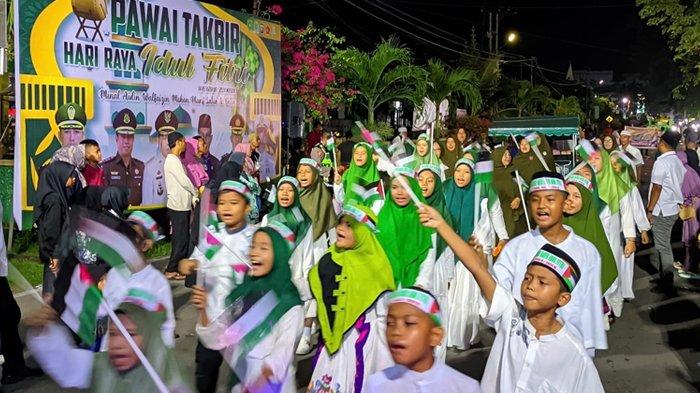 Merdeka! BENDERA Palestina Berkibar di Kepulauan Meranti Riau Saat Pawai Takbir Idul Fitri