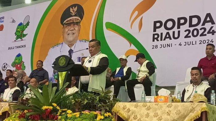 Pj Gubri SF Hariyanto membuka Popda XVI di Gelanggang Remaja, Jumat siang (28/6/2024)