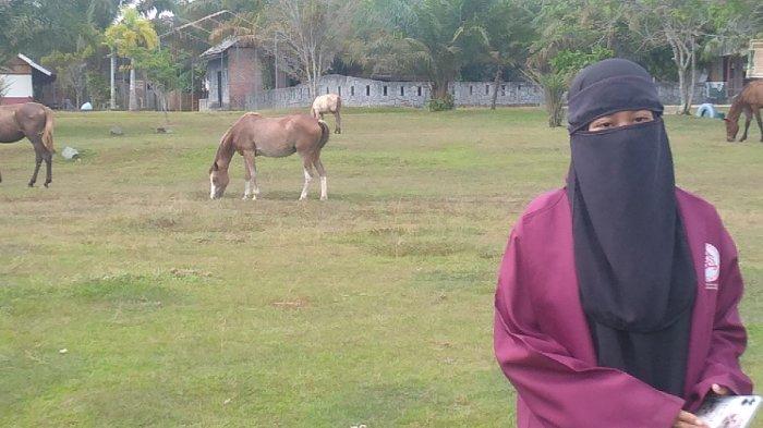 Divana Fio Aini Vivaldy, instruktur pelatihan berkuda di Kampung Cowboy Palas