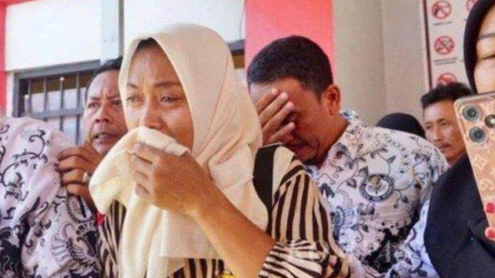 Tangis Supriyani setelah divonis bebas