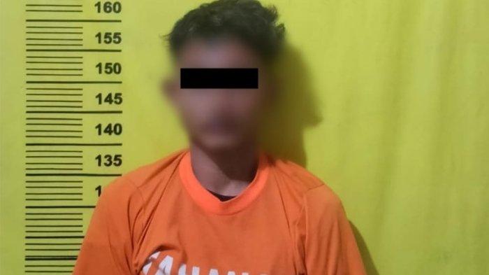 Tersangka DS diamankan Polsek Minas atas dugaan pencabulan anak dibawah umur