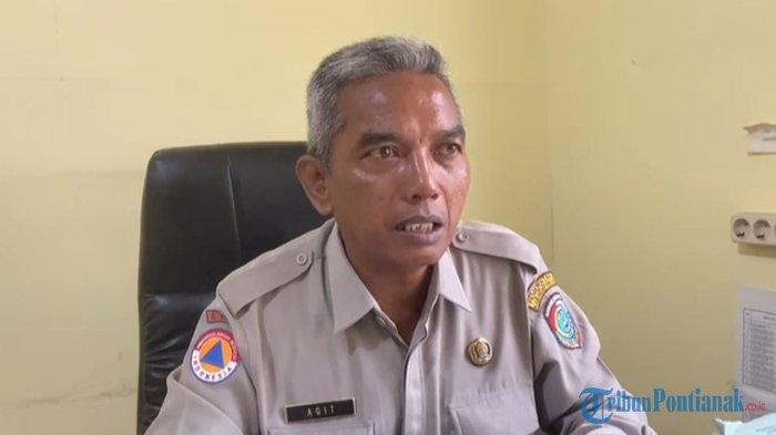 Kepala Badan Penanggulangan Bencana Daerah (BPBD) Kabupaten Mempawah, Agit Sugiarto, saat ditemui di ruang kerjanya, Selasa 21 November 2023.