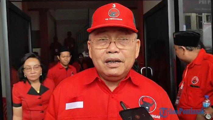 Anggota Komisi II DPR RI Fraksi PDI Perjuangan Dapil Kalimantan Barat, Cornelis saat ditemui Tribun Pontianak di Kantor PDI Perjuangan Kota Singkawang, Kalimantan Barat, Minggu 29 Oktober 2023. Cornelis ingatkan Pejabat (Pj) kepala daerah jangan banyak pencitraan memalui Baliho.