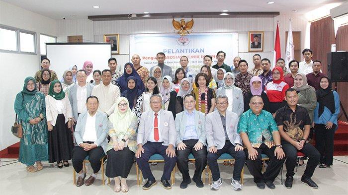 Asosiasi Klinik Indonesia (Asklin) menggelar Pelantikan Pengurus Asosiasi Klinik Indonesia Daerah Kalimantan Barat Periode 2023 - 2028 digelar di Gedung ITEKES Muhammadiyah Kalbar, Sabtu 27 Januari 2024.