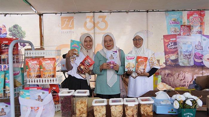 BAZAR - CMI memfasilitasi bazar UMKM binaan CSR CMI.