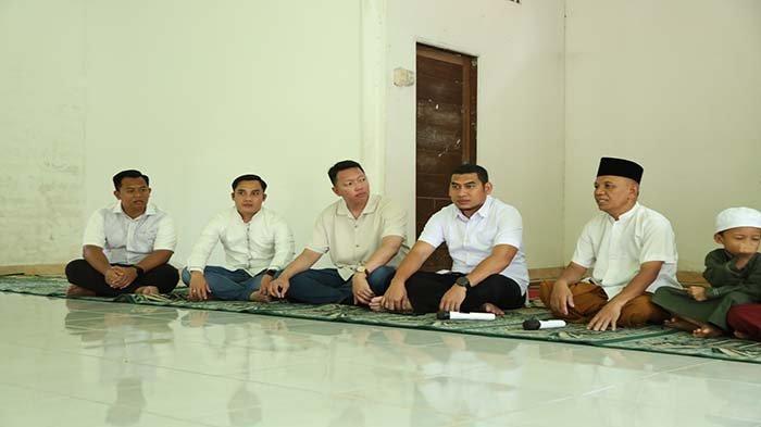 Detasemen 46 Anindya Yodha melaksanakan kegiatan sosial dengan menyalurkan sejumlah sembako ke Lembaga Pendidikan Darul Falah di Kecamatan Sungai Ambawang, Kabupaten Kubu Raya, pada Sabtu, 27 Juli 2024.