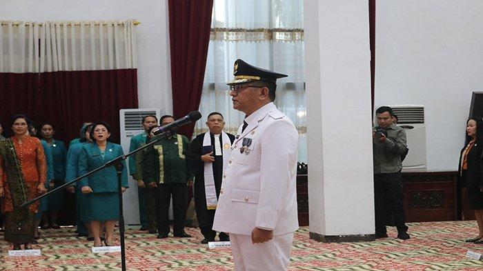 Dr Gutmen Nainggolan SH M Hum saat resmi dilantik menjadi Pj Bupati Landak pada Senin 27 Mei 2024