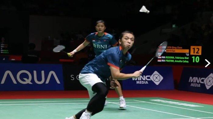 Aksi Pasangan ganda campuran, Febriana Dwipuji Kusuma/Amalia Cahaya Pratiwi diturnamen BWF belum lama ini.