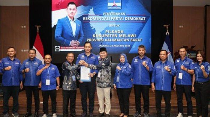 Foto Kluisen dan IIf Usfayadi saat menerima rekomendasi dari Ketum Partai Demokrat AHY maju Pilkada Melawi 2024