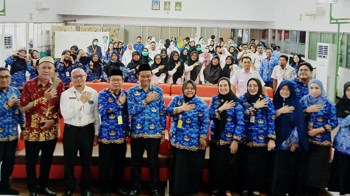 Foto bersama acara halal bihalal di Aula Kapuas RSUD SSMA Pontianak, pada Rabu 17 April 2024.