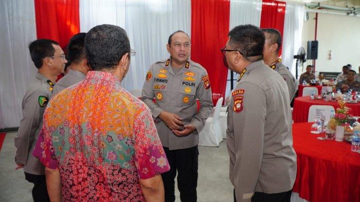 Kapolda Kalimantan Barat, Irjen Pol Pipit Rismanto, S.I.K., M.H., beserta jajaran pejabat utama Polda Kalimantan Barat, menyambut Tim Studi Kelayakan Biro Lemtala Srena dan Pusdokes Polri, Kamis 8 Juni 2023.