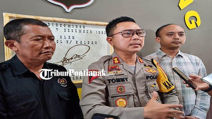 Kapolres Ketapang AKBP Tommy Ferdian (tengah) didampingi Kasat Reskrim Polres Ketapang AKP Fariz Kautsar dan Humas Polres Ketapang.