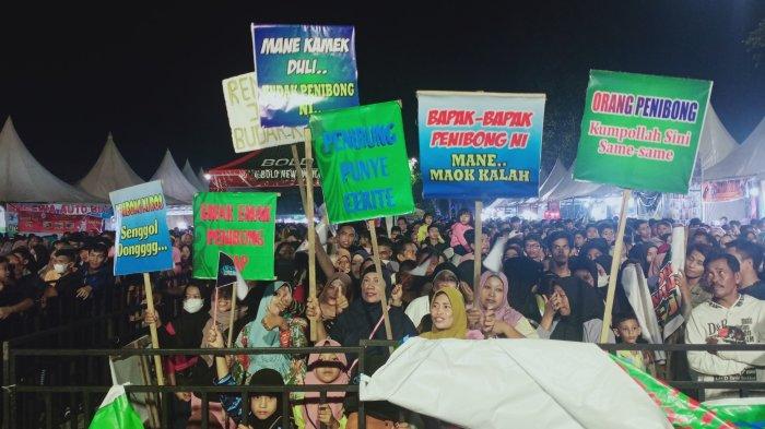 Kemeriahan malam final Festival Sahur-Sahur ke-20 Tahun 2023 yang dilaksanakan di kawasan GOR Opu Daeng Manambon Mempawah, Sabtu 8 April 2023 malam.