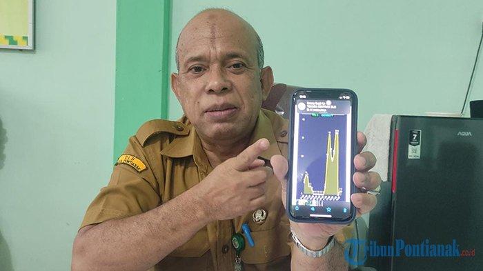 Kepala Dinas Lingkungan Hidup Pontianak Syarif Usmulyono saat ditemui di ruang kerjanya, Senin 31 Juli 2023.