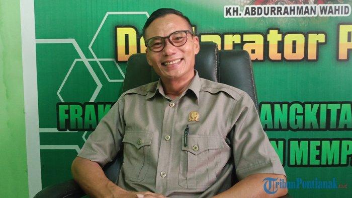 Ketua Fraksi PKB DPRD Mempawah Subandio, ketika ditemui di ruang kerjanya, Rabu 18 Oktober 2023.