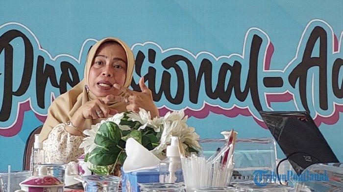 Ketua Ombusdman Perwakilan Kalbar Tariyah saat memberi keterangan terkait PPDB, Jumat 23 Juni 2023.