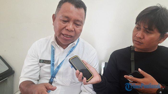 Ketua PMI Kabupaten Sintang, Helmi saat ditemui, Kamis 19 Oktober 2023.