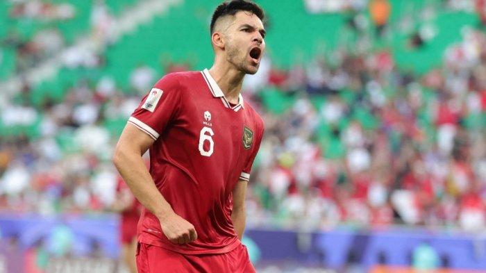 Wing Back Timnas Indonesia, Sandy Walsh berselebrasi usai mencetak gol ke gawang Lawan dalam duel Indonesia Vs Jepang yang jadi Pertandingan terakhir skuad Garuda Senior asuhan Coach Shin Tae-yong di ajang AFC Asian Cup atau Piala Asia Qatar, Rabu 24 Januari 2024 .
