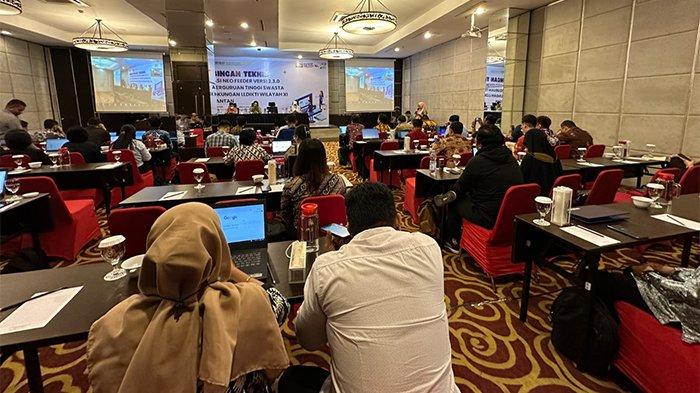 Lembaga Layanan Pendidikan Tinggi (LLDIKTI) Wilayah XI menggelar kegiatan Bimbingan Teknis (Bimtek) tentang aplikasi Neo Feeder Versi 2.3.0 yang berlangsung di Hotel Mercure Pontianak, Kalimantan Barat, Jumat 23 Februari 2023.