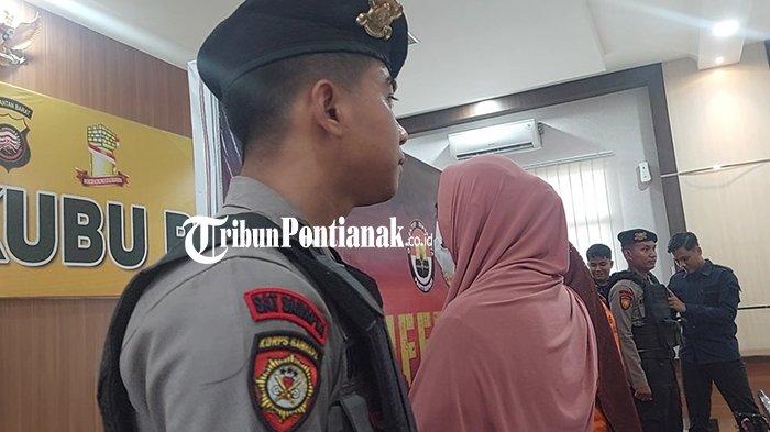 MR kurir sabu yang ditangkap Satresnarkoba Polres Kubu Raya saat dihadirkan dalam konfrensi pers. Selasa 23 Januari 2024.
