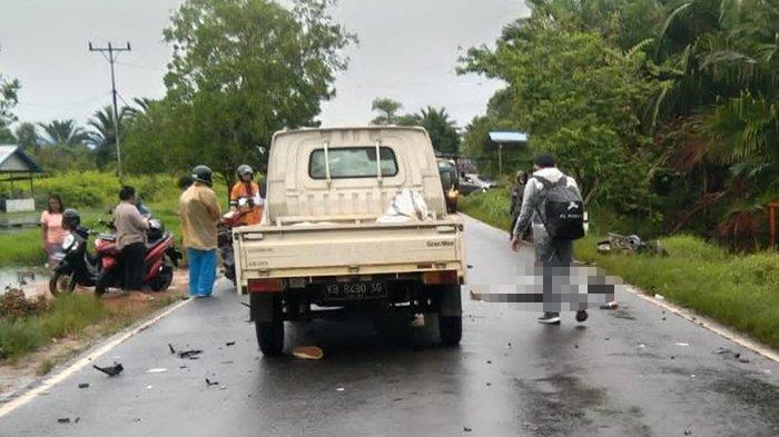 Mahasiswi UMP tergeletak tak sadarkan diri usai bertabrakan dengan mobil pick up di jalan Trans Kalimantan Dusun Teluk Lais Kecamatan Sungai Ambawang pads Jumat 12 Januari 2024 kemarin sekitar Pukul 14.50 WIB.