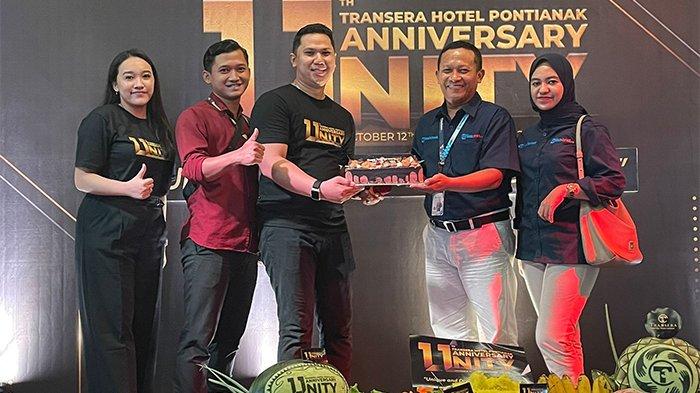 Manajemen Tribun Pontianak turut memeriahkan anniversary ke-11 Transera Hotel Pontianak di TeraSky, Jalan Gajahmada, Rabu 12 Oktober 2023.