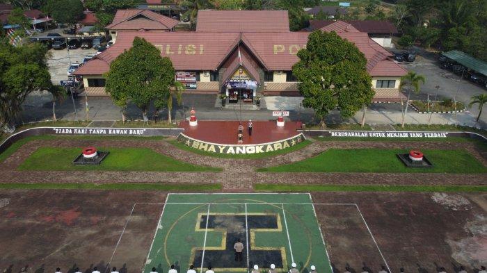 Sejumlah instansi pemerintahan yang ada di Kabupaten Melawi mengikuti apel gelar pasukan Operasi Zebra Kapuas 2023 di lapangan apel Bhayangkara Polres Melawi, Senin 4 September 2023 pagi.