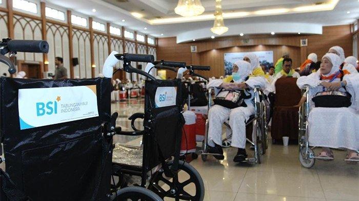 PT Bank Syariah Indonesia Tbk (BSI) optimalkan layanan bagi jamaah haji yang berusia lanjut usia (lansia) melalui penyediaan 200 kursi roda selama ibadah haji di Tanah Suci.