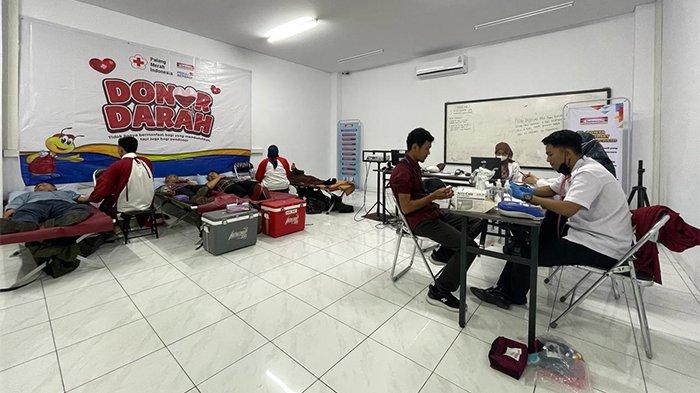 PT Indomarco Prismatama (Indomaret) Cabang Pontianak kembali menggelar donor darah di Kantor Indomaret Jalan Arteri Supadio, Kecamatan Sungai Raya, Kabupaten Kubu Raya, Rabu (21/2/2024).