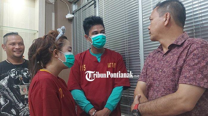 Pasangan suami istri yang ditangkap Satreskrim Polresta Pontianak karena melakukan penipuan di berbagai tempat belanja di Pontianak, sabtu 27 Januari 2024.