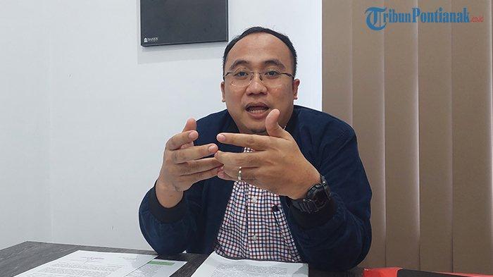 Penasehat Hukum CU Lantang Tipo Glorio Sanen saat memberikan keterangan kepada wartawan, Rabu 17 April 2024.
