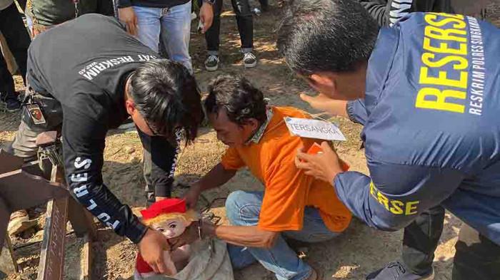 KASUS PEMBUNUHAN - Rekonstruksi kasus Rafa Fauzan di Singkawang, Ayah korban, Rasiwan, mengak perasaannya campur aduk melihat langsung proses tersebut. Berharap kasus ini dapat ditangani seadil-adilnya dan menjadi pelajaran bagi masyarakat agar tidak lengah terhadap lingkungan sekitar,