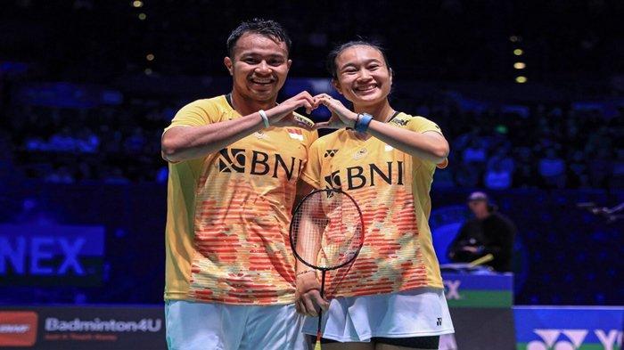 Selebrasi pasangan ganda campuran Indonesia, Rehan Naufal Kusharjanto/Lisa Ayu Kusumawati