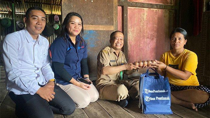 Tribun Pontianak kembali menyalurkan telur kepada anak asuh di Desa Sungai Asam Kabupaten Kubu Raya, Selasa 10 Oktober 2023.