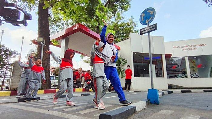 Yayasan Astra Honda Motor (AHM) mengembangkan model pengajaran keselamatan berkendara yang menyenangkan untuk anak usia dini bersama Taman Pintar dan para guru Pendidikan Anak Usia Dini (PAUD) di wilayah Yogyakarta.
