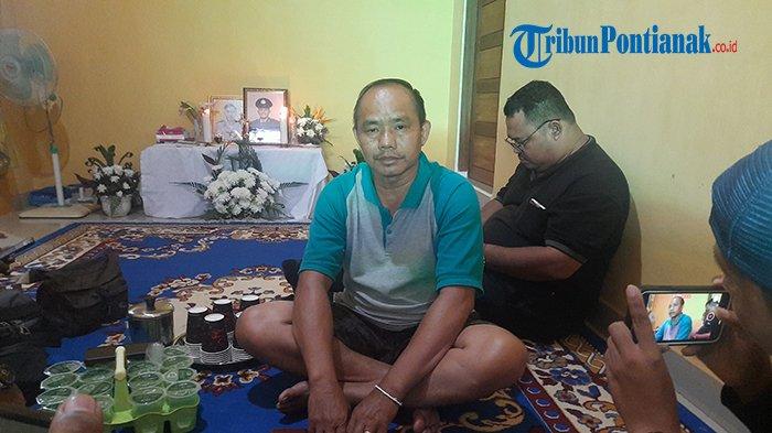 Y. Pandi, ayah Bripda ignatius bercerita tentang mendiang anaknya. Jenazah Bripda Ignatius diautopsi di RS Polri Kemarat Jati di Jakarta. Sebelum dilakukan tindakan autopsi, keluarga diberi kesempatan untuk melihat jasad Ignatius.