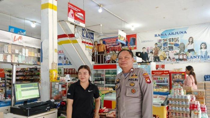 PATROLI RUTIN - Personel Polsek Sengah Temila melakukan patroli rutin di sejumlah titik rawan gangguan kamtibmas, Minggu 8 Juni 2025. Patroli ini untuk memberikan rasa aman dan nyaman kepada masyarakat