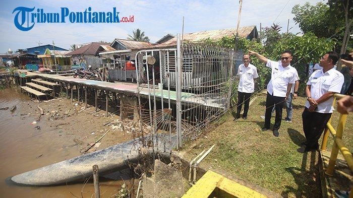Wali Kota Pontianak, Edi Rusdi Kamtono melakukan peninjauan langsung di Lokasi Instalasi Pengolahan Air (IPA) 5, di Jalan Imam Bonjol, Komplek Perumda Air Minum Tirta Khatulistiwa Kota Pontianak, Rabu 2 Agustus 2023. TRIBUN PONTIANAK/TRI PANDITO WIBOWO