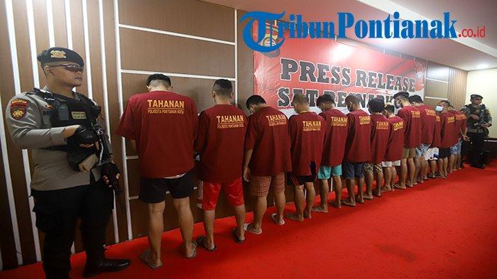 Konfrensi pers pengungkapan 4 kg sabu asal Malaysia yang akan dikirim ke Jawa oleh Polresta Pontianak, senin 31 Juli 2023. Tribun Pontianak Tri Pandito Wibowo.