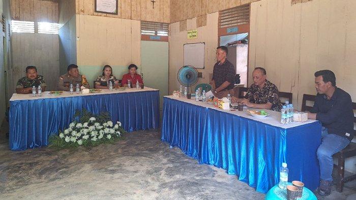 Coolling System menjelang Pilkada 2024 di Desa Raba, Kecamatan Menjalin, Kabupaten Landak, Kamis 26 September 2024.
